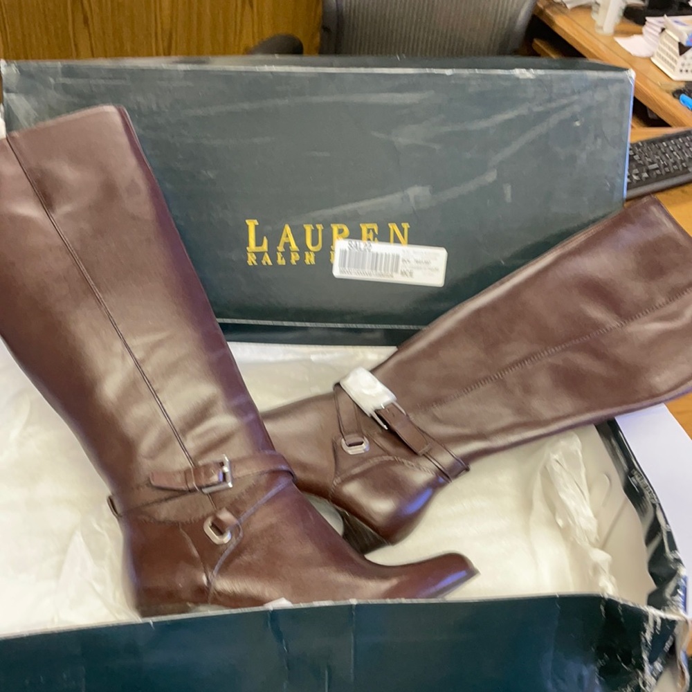 Brand new brown heel boots